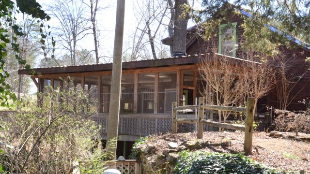 06_Screen Porch_overlooks Creek and grounds